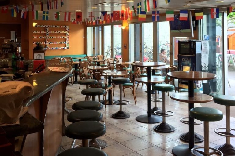 Crocos Cafe 1 768x511