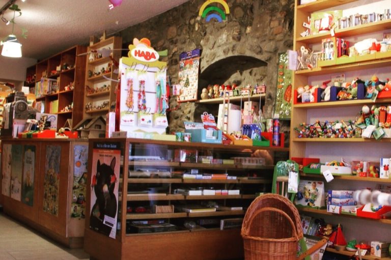 Jouets au petit bois 2 768x511