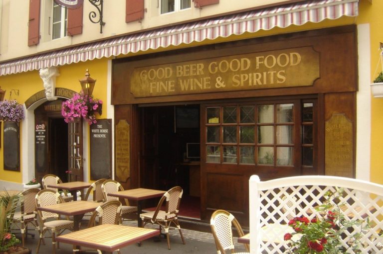 White Horse Pub 768x511